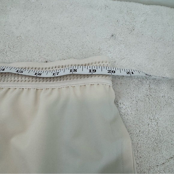 NWT Fabletics The 5” Fundamental Short (Lined) XXL - Picture 6 of 9